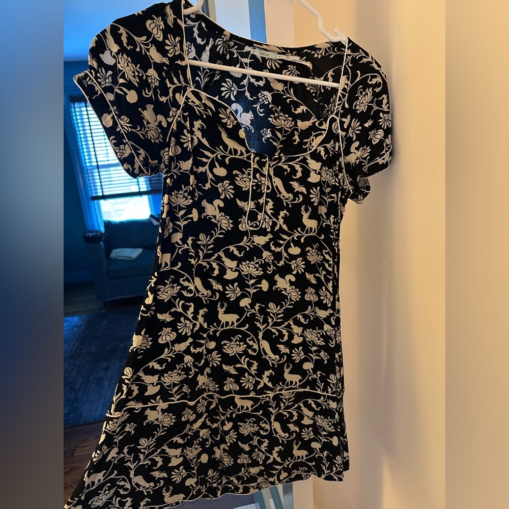 Black and white cotton mini dress